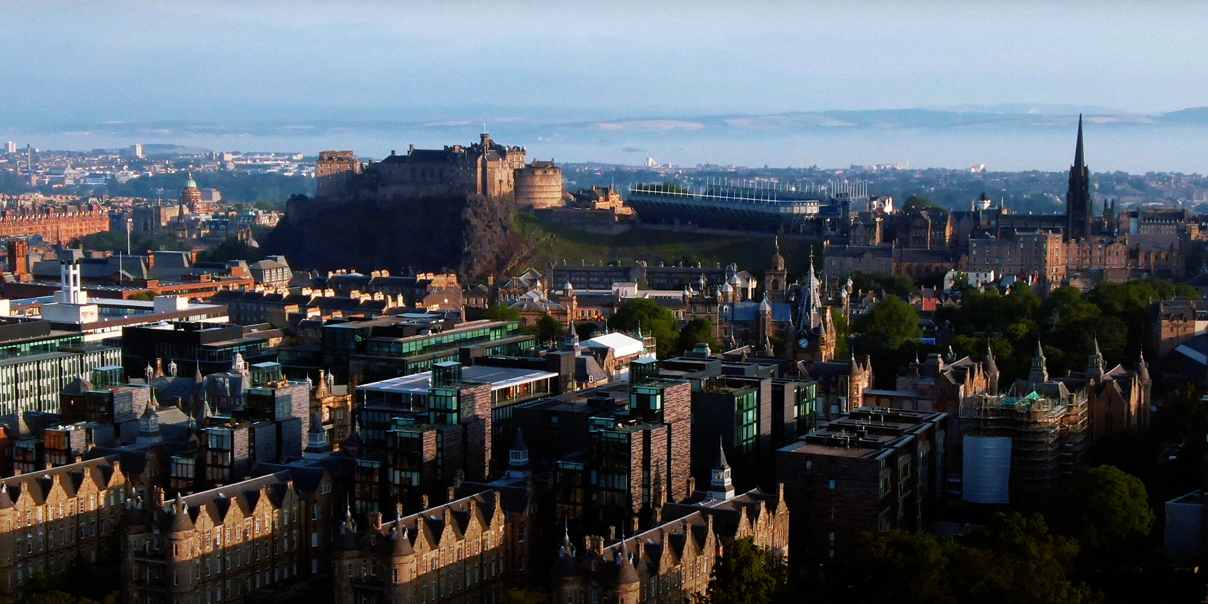Aerial view of Edinburgh | Source: YouTube/VICVideopIC